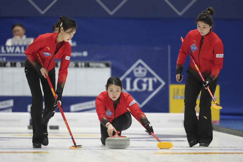 虎扑体育官方：[网球]不敌萨巴伦卡 郑钦文无缘迈阿密赛四强.